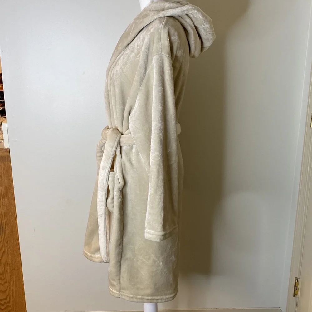 Summer & Rose Tan Robe - Picture 2 of 5